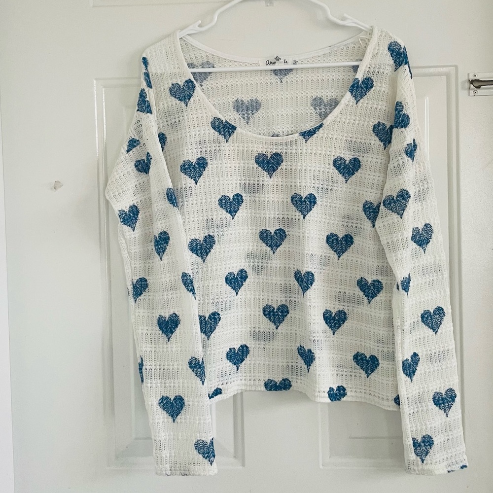 Aeropostale  Women’s White  Sweater/ Shirt Blue Heart Print Long Sleeve L